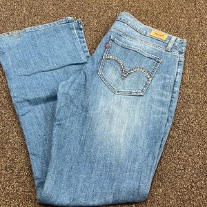 Levi jeans